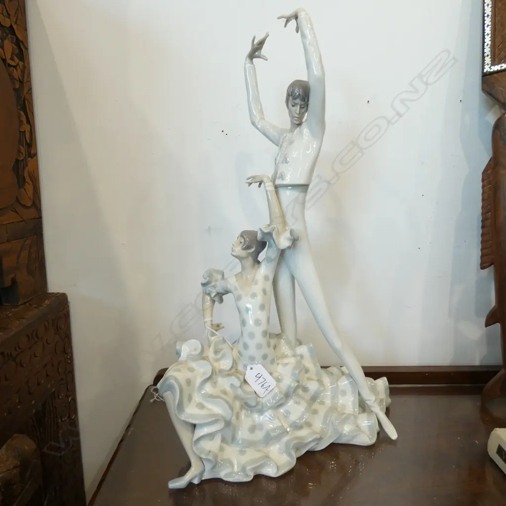 LLADRO FIGURE OF FLAMINGO DANCERS Image 1++