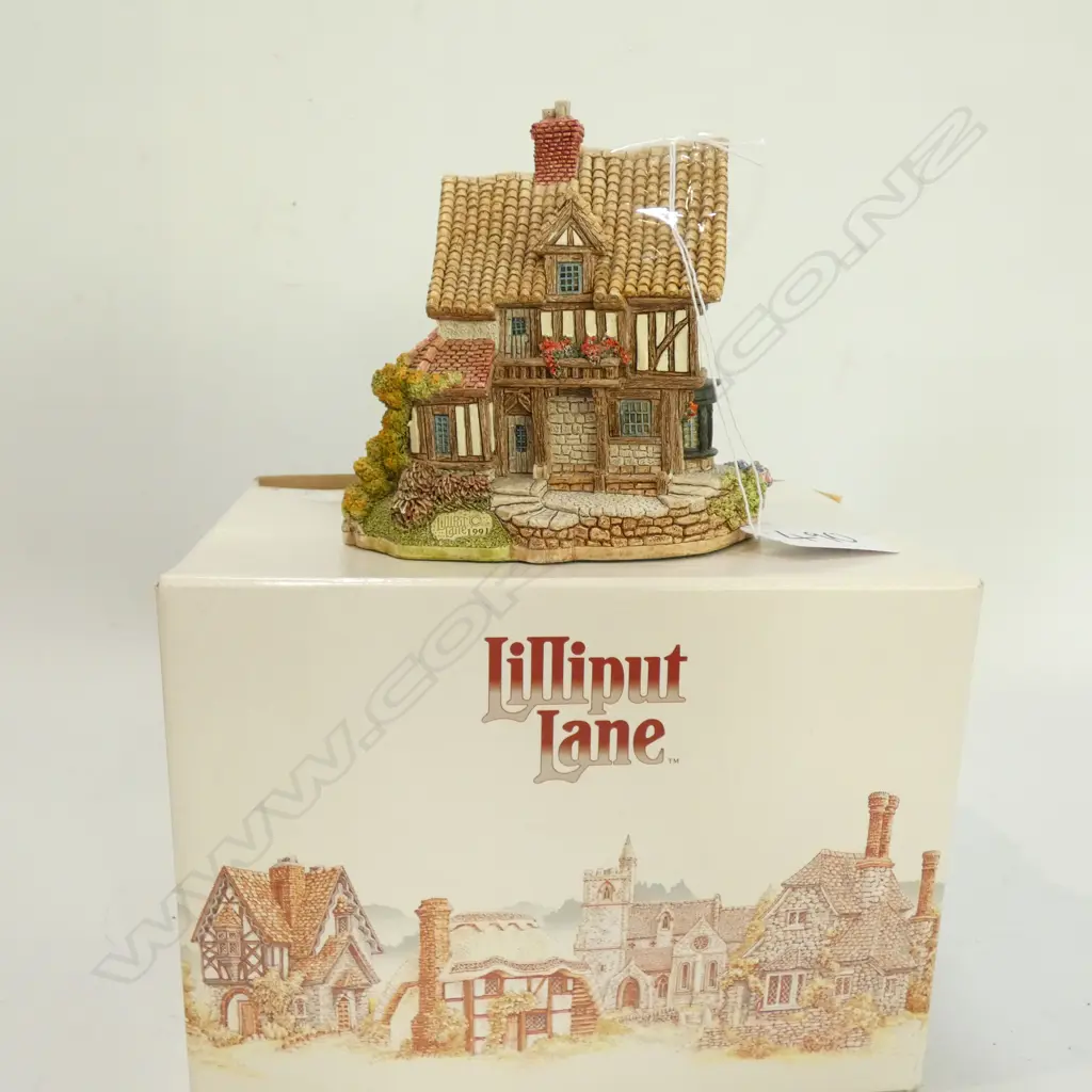 LILLIPUT HOUSE MICKLEGATE ANTIQUES Image 1++