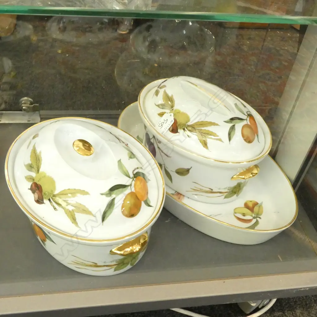 2 EVESHAM TUREENS + LARGE DISH Image 1++