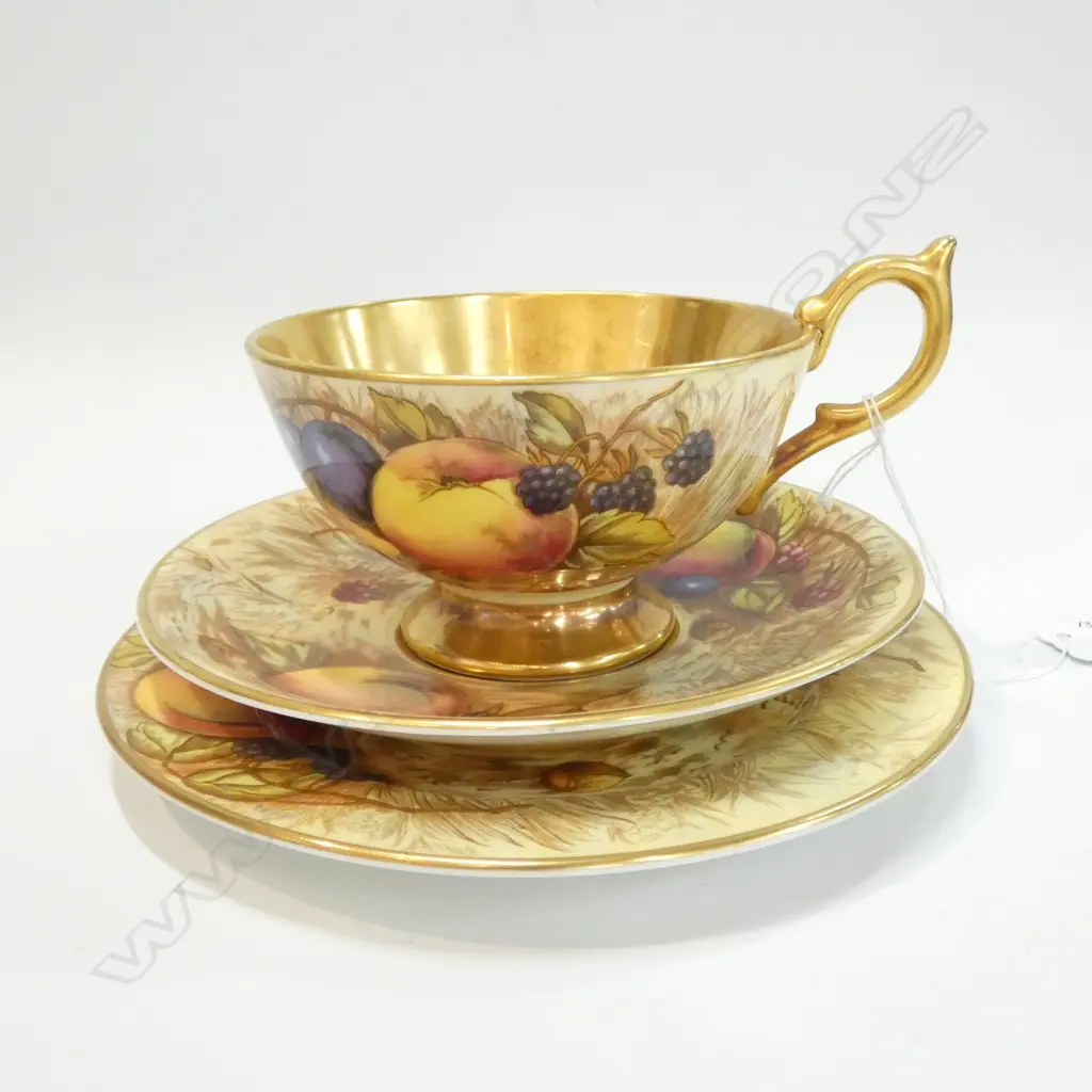 AYNSLEY GILT CUP/S/PLATE Image 1++