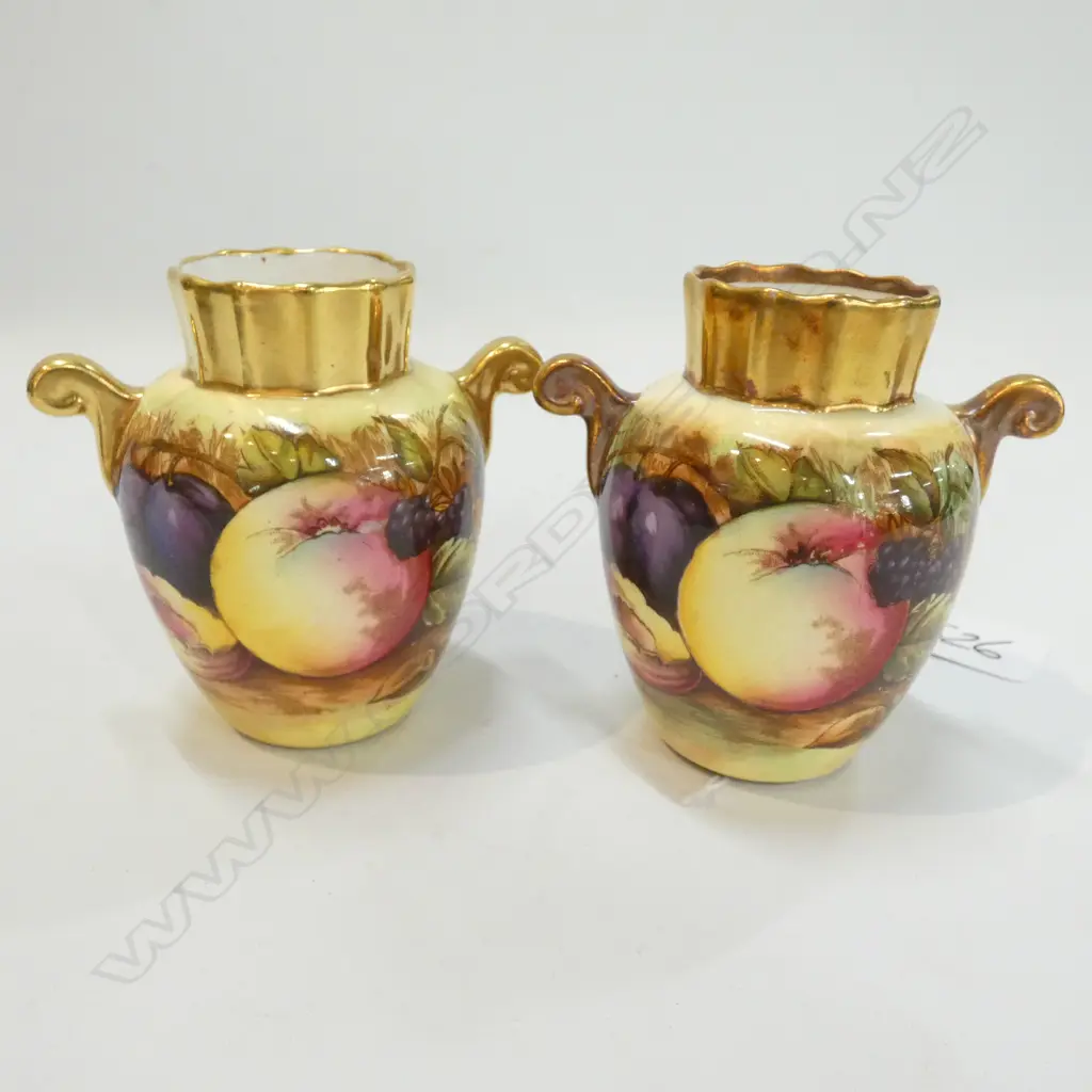 2 SMALL AYNSLEY GILT FRUIT VASES Image 1++