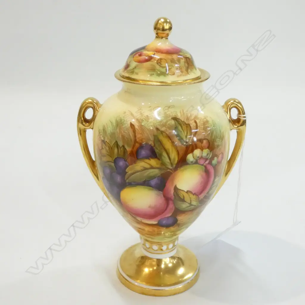 AYNSLEY GILT FRUIT LIDDED URN Image 1++