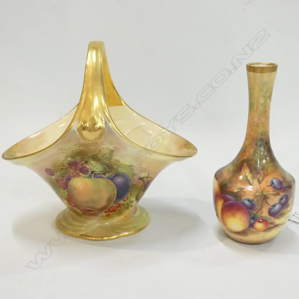 HEREFORD HAND PAINTED FRUIT VASE + WINTON BASKET Image 1++