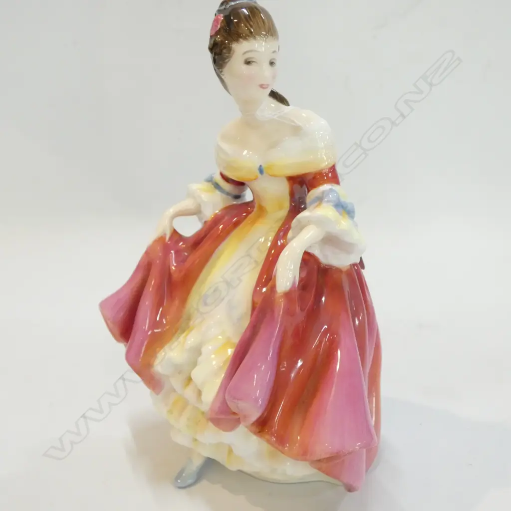 R/DOULTON FIGURE SOUTHERN BELLE Image 1++