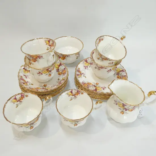 20 PCE ROYAL ALBERT 'LENORA' FAULTS