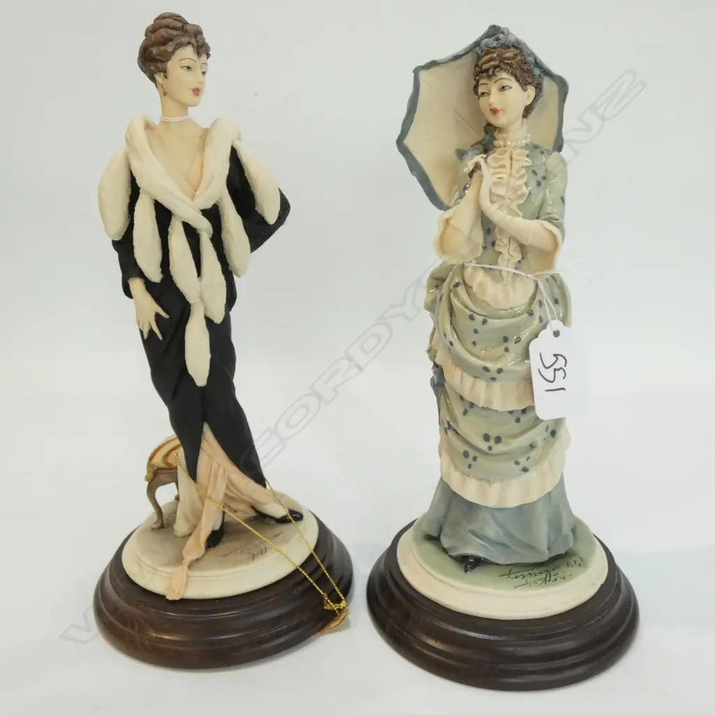 2 CAPIDEMONTE LADY FIGURES Image 1++