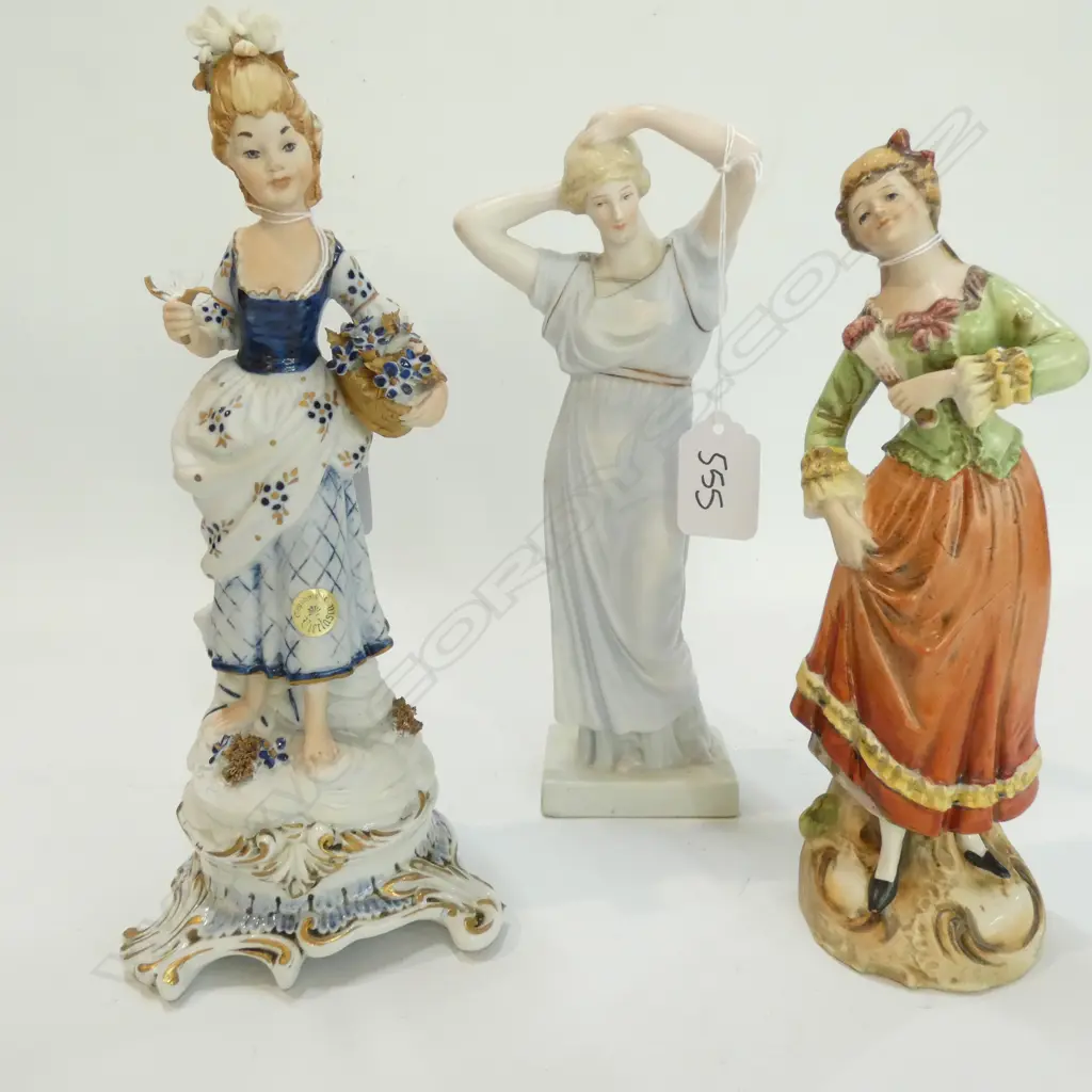 CAPIDEMONTE FIGURE OF A GIRL + 2 OTHER FIGURES Image 1++