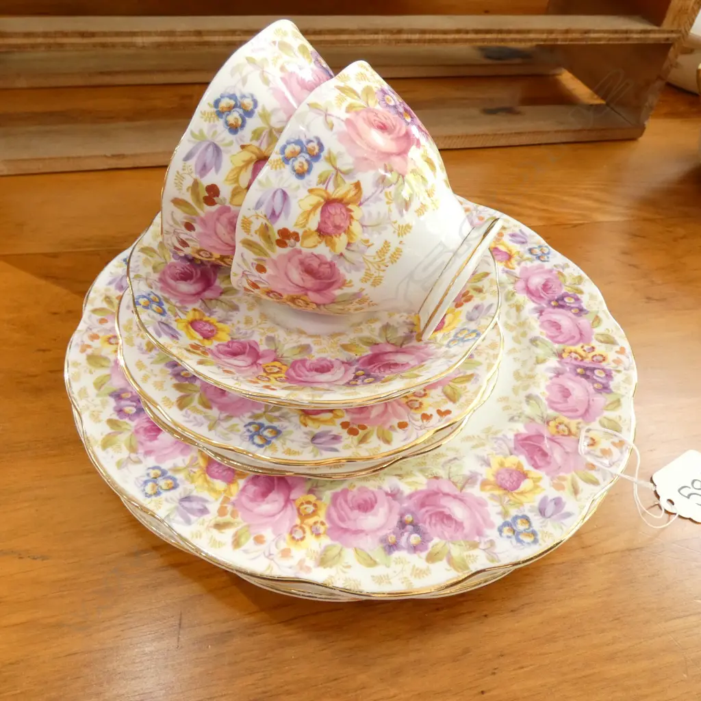 2 SERENA R /ALBERT C/S/PLATES + 2 CAKE PLATES Image 1++