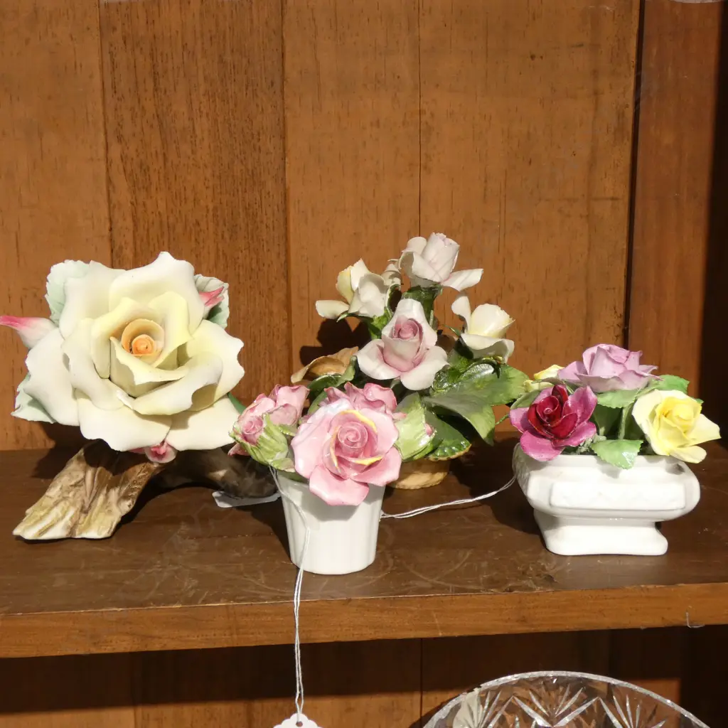 4 CHINA FLORAL ORNAMENTS R/ALBERT ETC Image 1++