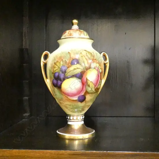 AYNSLEY SMALL LIDDED VASE