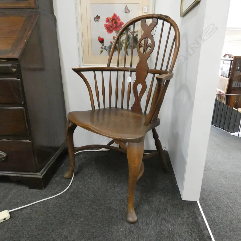 WINDSOR CHAIR - MINOR DAMAGE Image 1++
