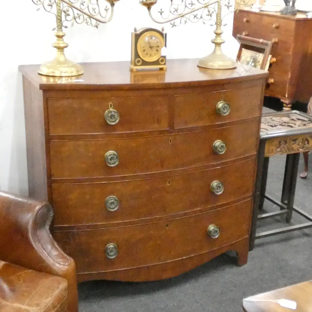GEORGIAN MAHOGANY BOW FRONT CHEST OF 5 DRAWERS W. 1030MM Image 1++