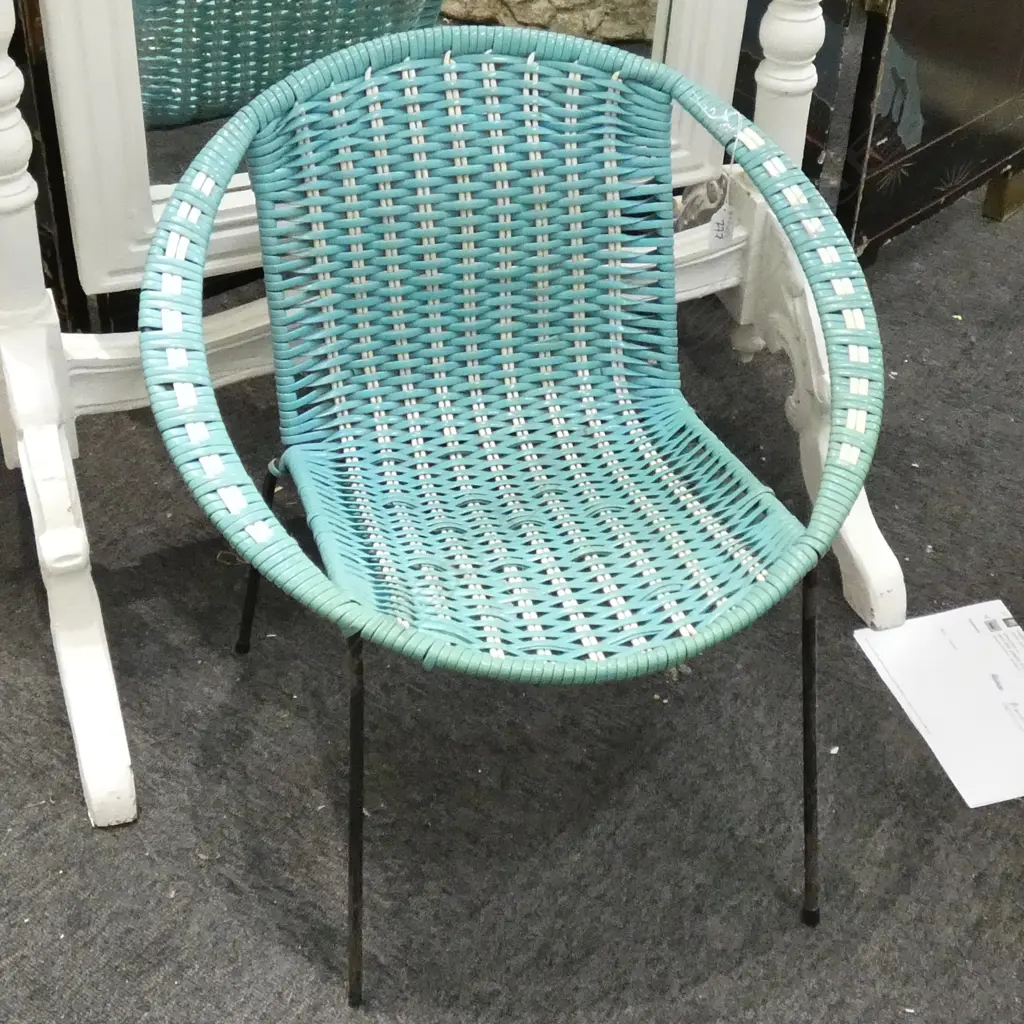 CHILDS RETRO COOLIE CHAIR Image 1++