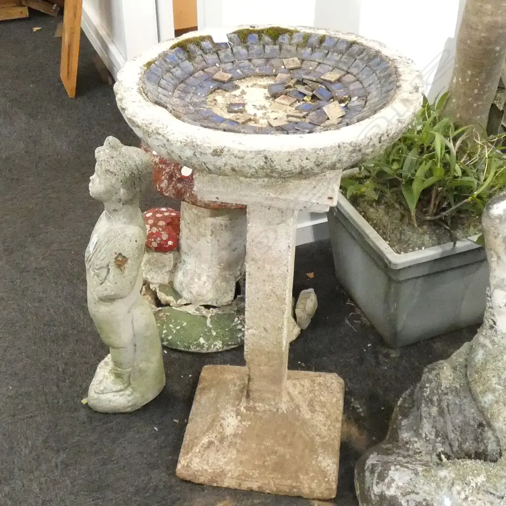 BIRD BATH WITH MOSIAC AF H. 760MM DIA. 460MM Image 1++