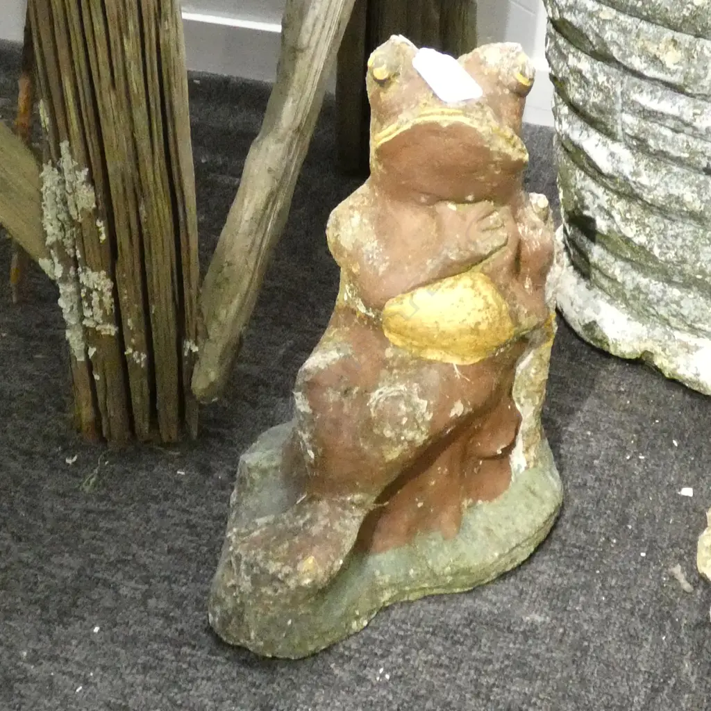 GARDEN ORNAMENT CONCRETE FROG H. 270MM Image 1++