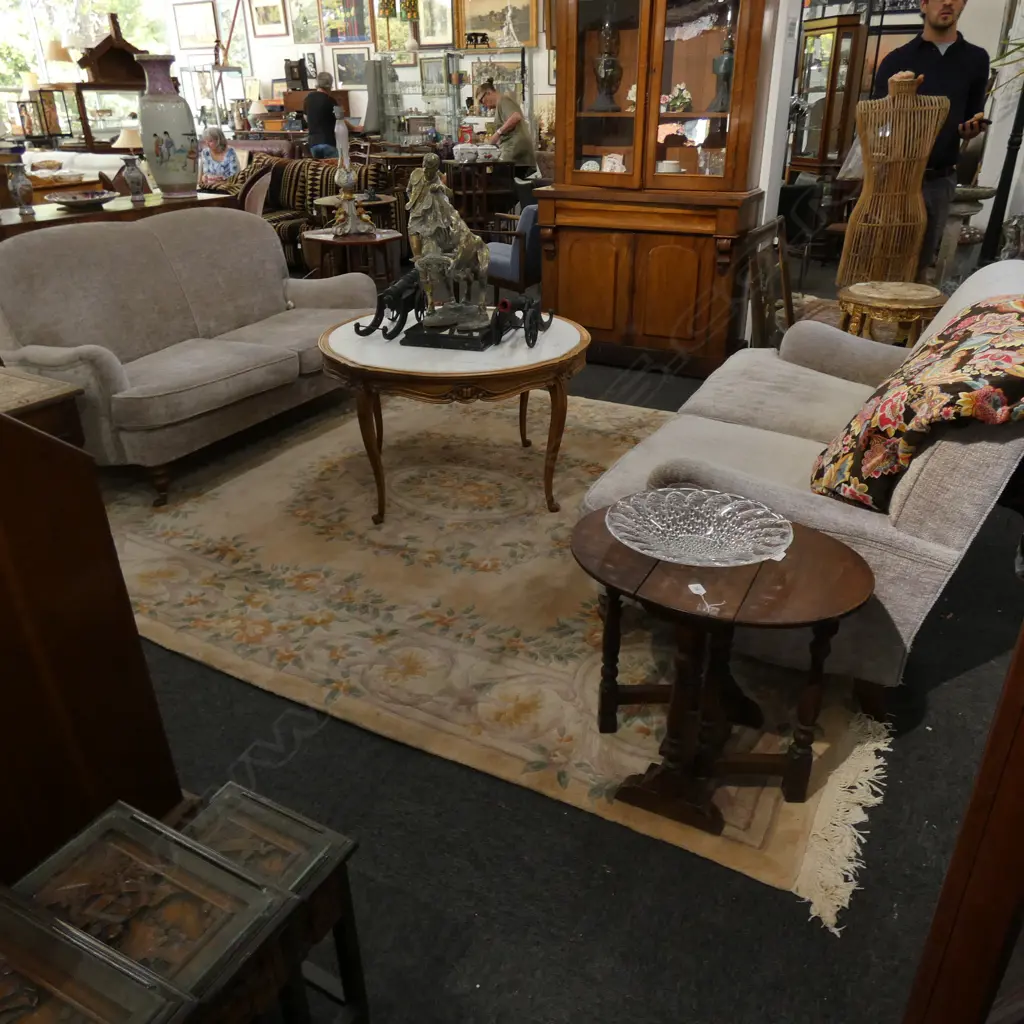 LARGE CHINESE CARPET Image 1++