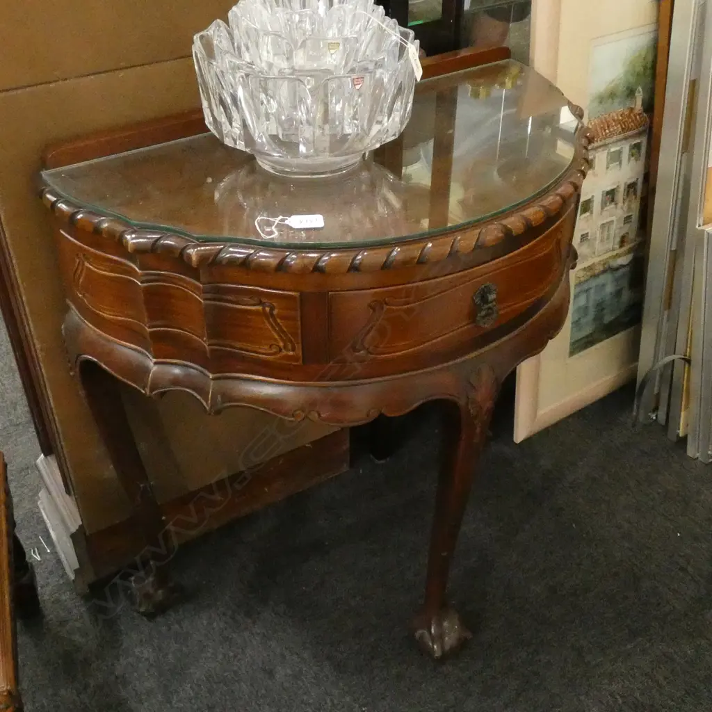 MAHOGANY 1/2 ROUND SIDETABLE Image 1++