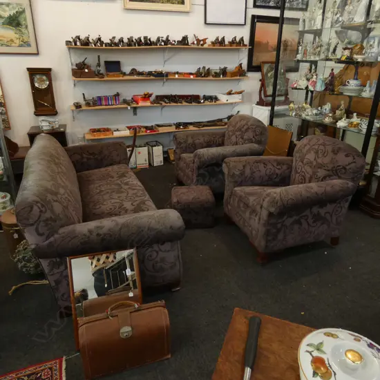 4 PCE LOUNGE SUITE; SOFA, 2 ARMCHAIRS, FOOTREST