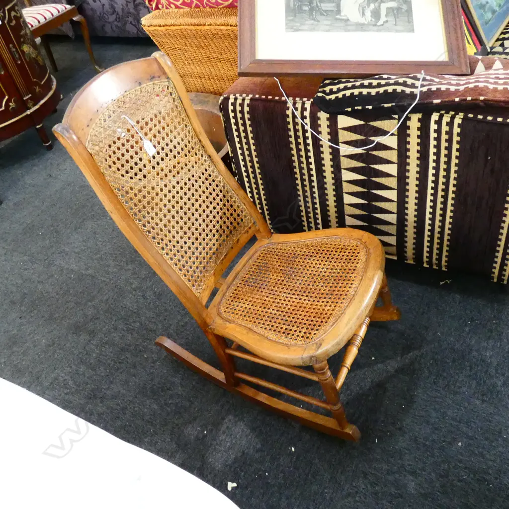 BENTWOOD ROCKING CHAIR Image 1++