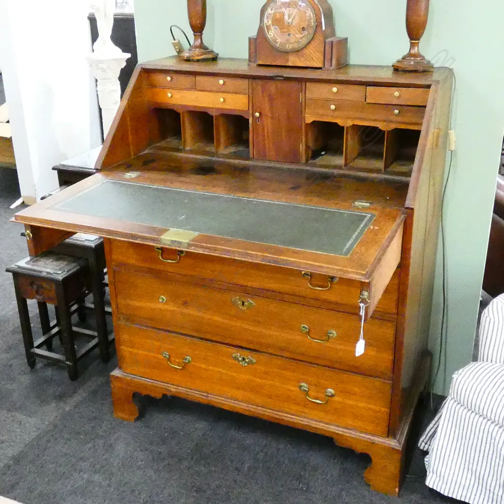 GEORGIAN OAK DROP FRONT BUREAU W. 910MM  Image 1++