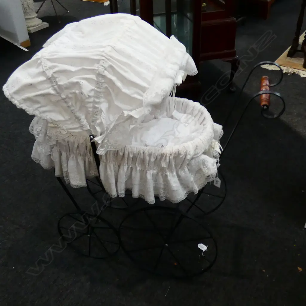 VICT STYLE PRAM Image 1++