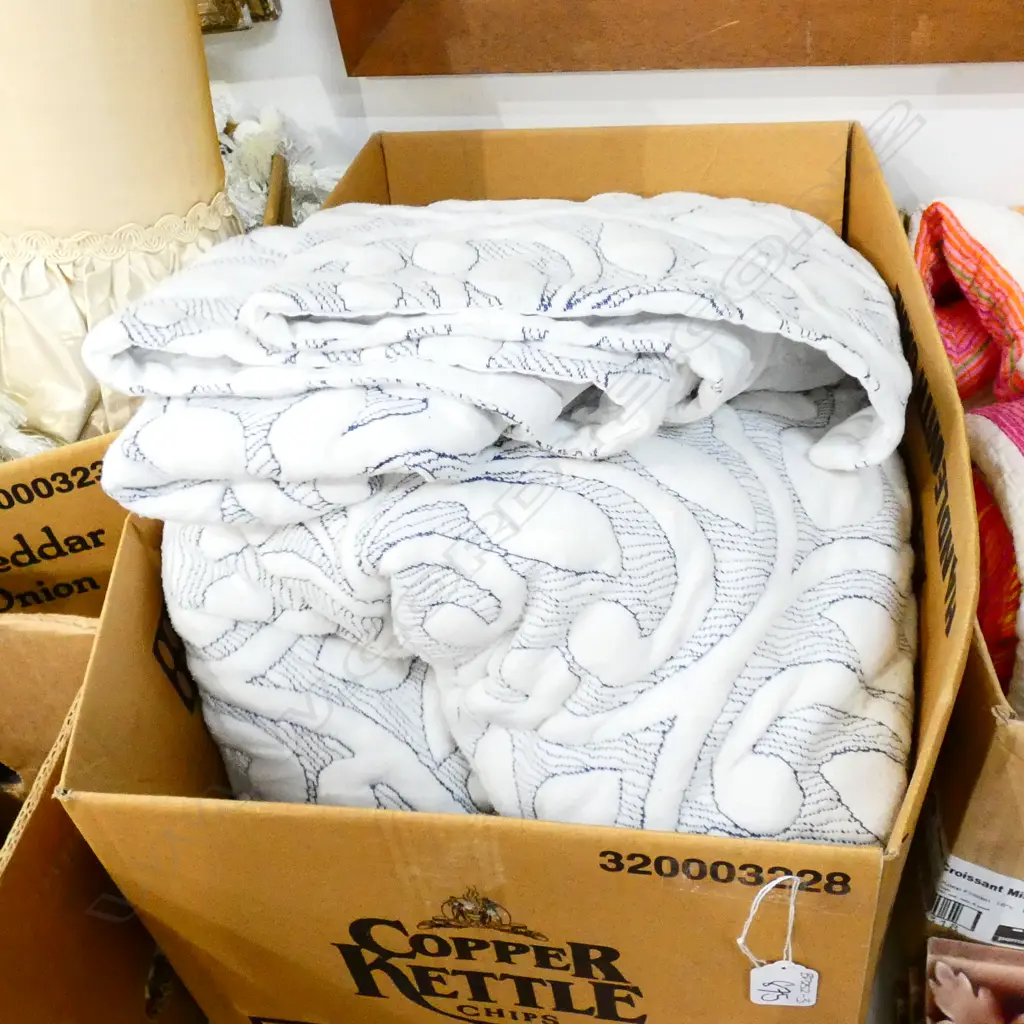 2 EURO PILLOW COVERS AND MATCHING DUVET COVER  2400 X2700 MM Image 1++