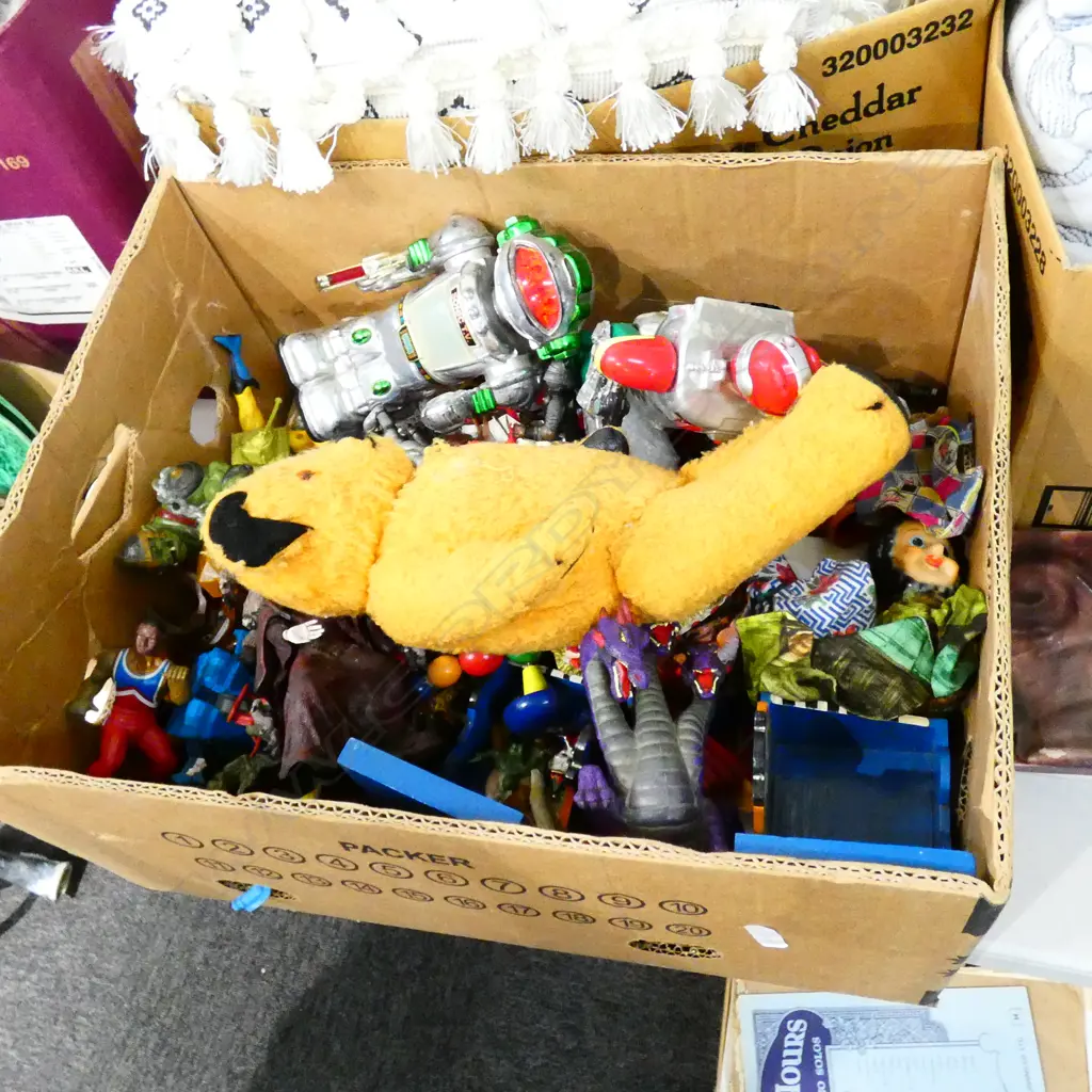 LOT ASST VINTAGE COLLECTABLE TOYS Image 1++