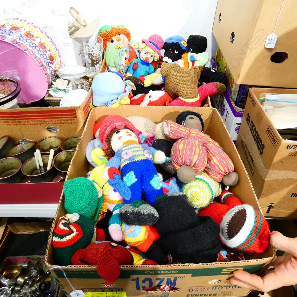 2 BOXES OF SOFT TOYS Image 1++