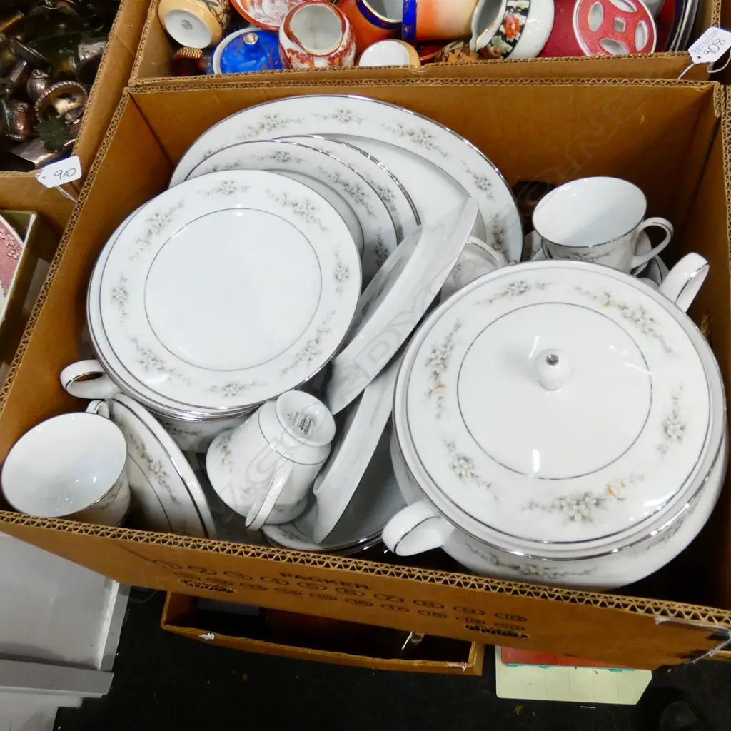BOX LOT NORITAKE MELISSA DINNER SERVICE Image 1++