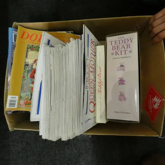 BOX LOT DOLL DIGEST MAGAZINES ETC