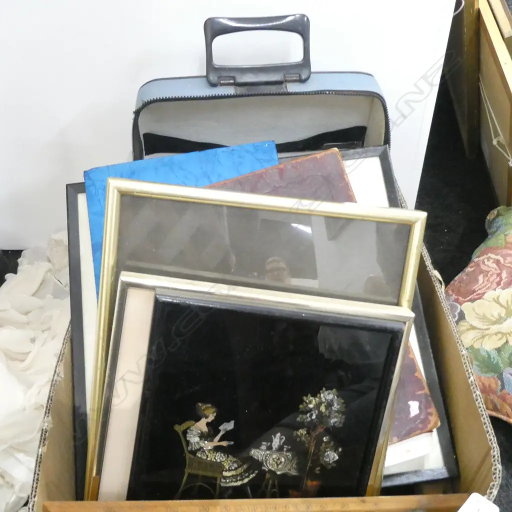 BOX LOT TYPEWRITER, PRINTS, VINTAGE PHOTOBOOK 'GLIMPSES OF NZ' Image 1++