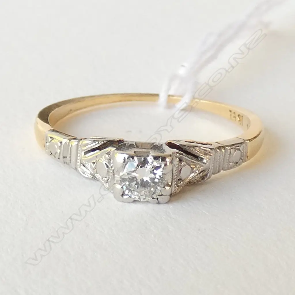 1940'S 18CT DIAMOND SOLITAIRE RING Image 1++