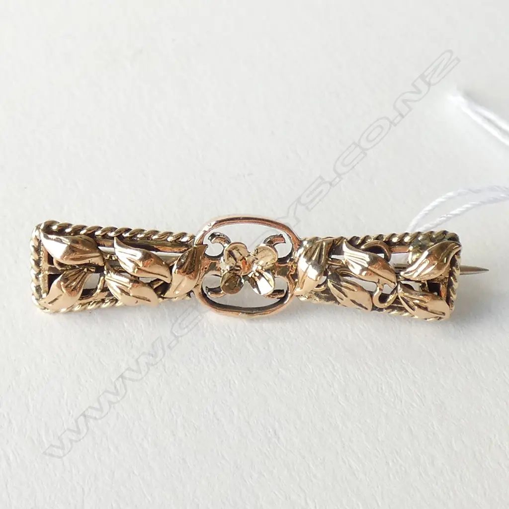 GOLD? BROOCH Image 1++