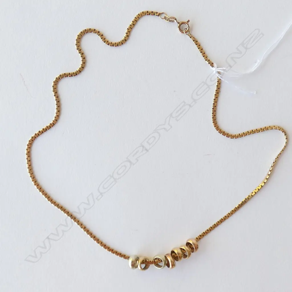 9CT Y/GOLD 42CM CHAIN WITH 7 9ct CIRCULAR HOOPS, 7.44GM Image 1++