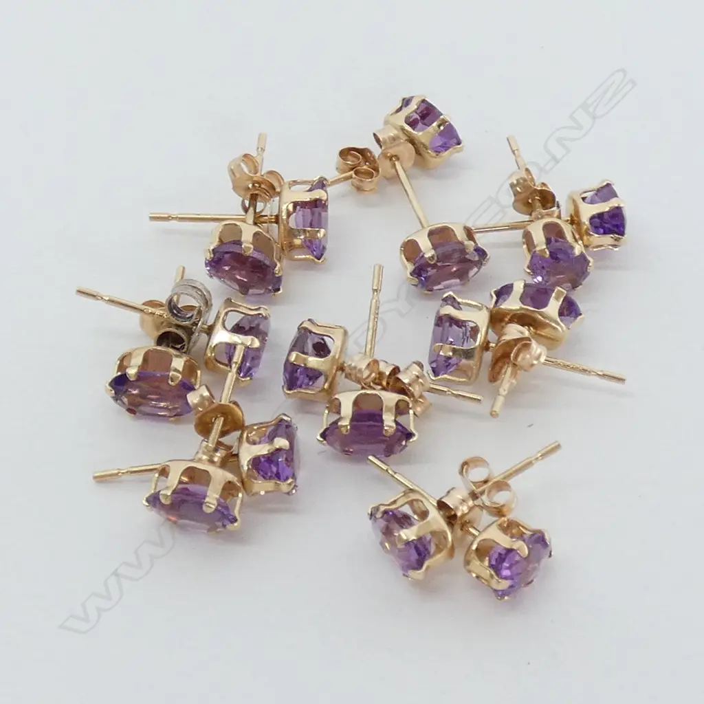 8 PAIRS 14CT GOLD AND AMETHYST EARRINGS Image 1++