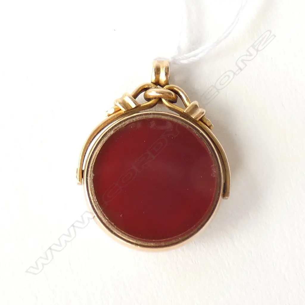 9CT GOLD FOB - CARNELIAN / BLOODSTONE Image 1++