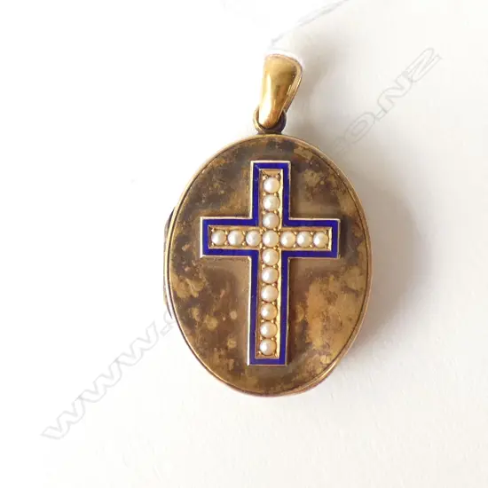 A Victorian gold mourning locket
