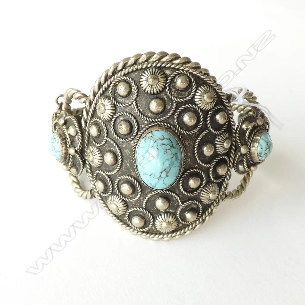 ALPACA SILVER & BLUE STONE LGE CUFF Image 1++