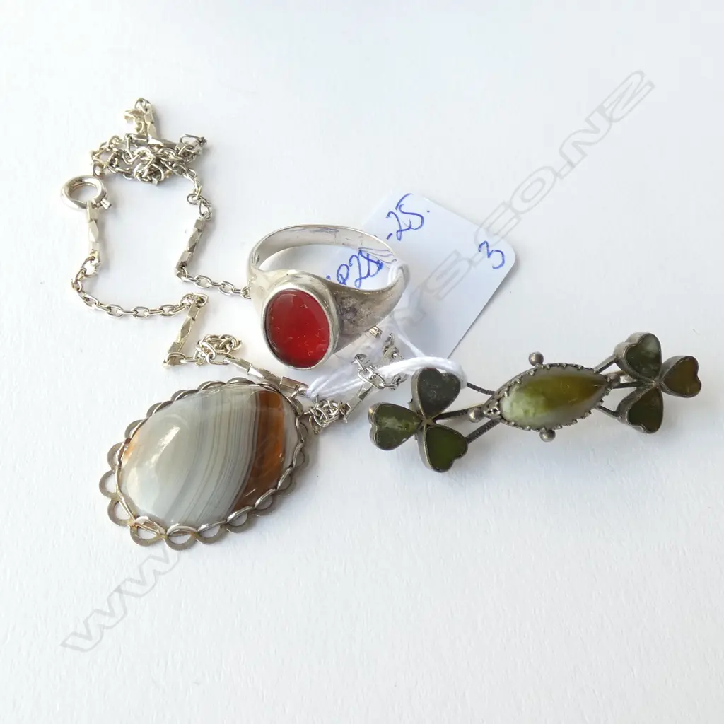 3 SILVER PCES: AGATE PENDANT + CARNELIAN RING + BROOCH SCHAMROCK  Image 1++