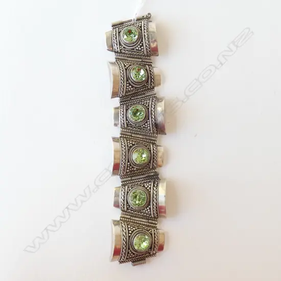 CHUNKY SILVER & GREEN GLASS SLAVE BRACELET, STAMPED JERUSALEM 375, 40 X 180MM