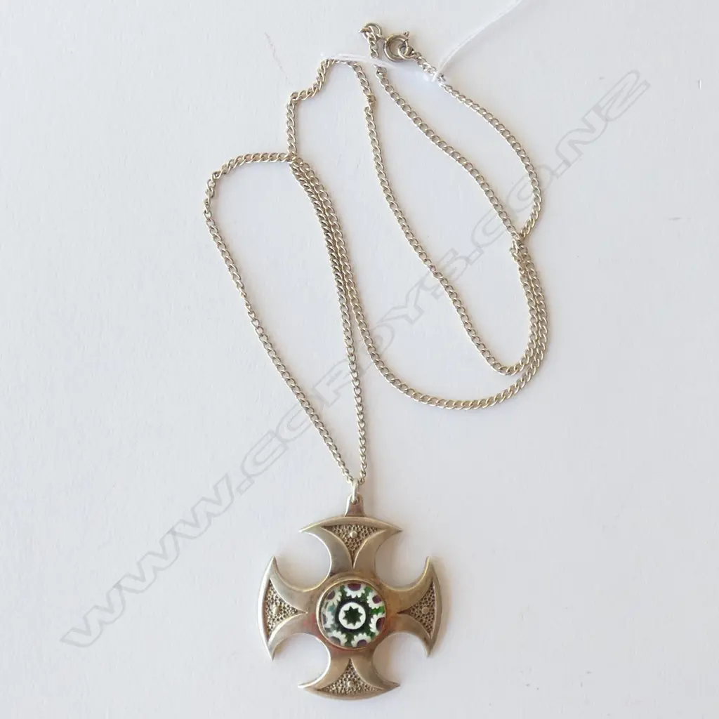 SCOTTISH SILVER & ENAMEL MALTESE CROSS PENDANT, HALLMARKED, DIA. 49MM, ON CHAIN Image 1++