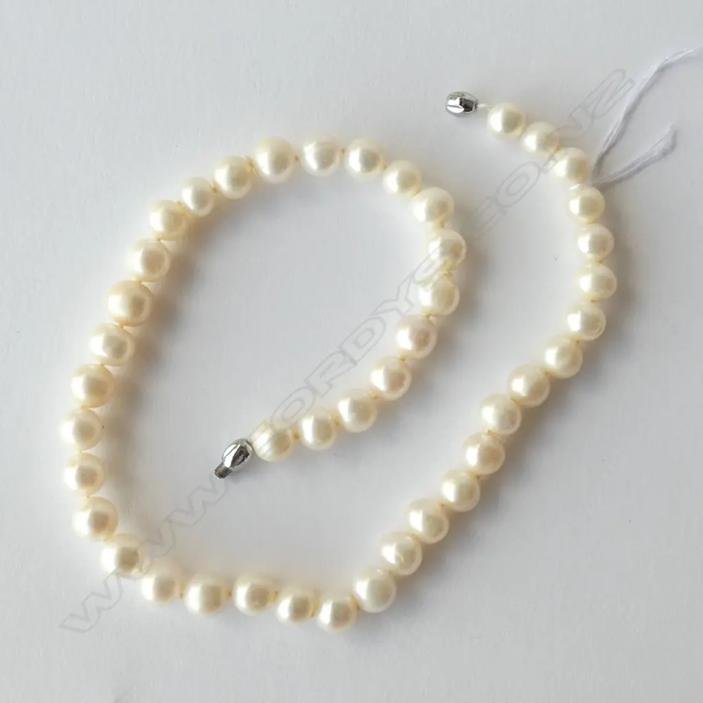 CREAM PEARL SINGLE STRAND NECKLACE Image 1++