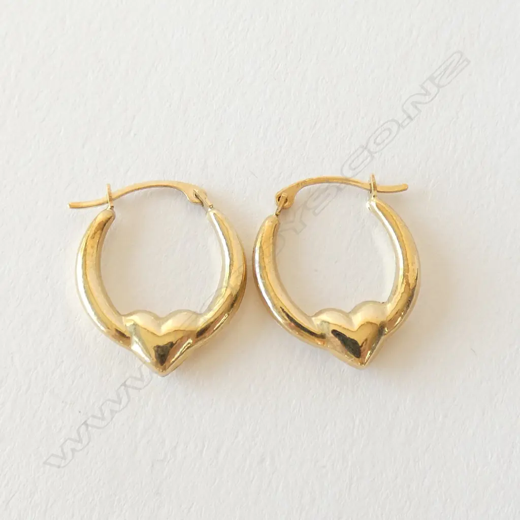 2 9CT GOLD HEART SHAPED HOOP EARRINGS Image 1++