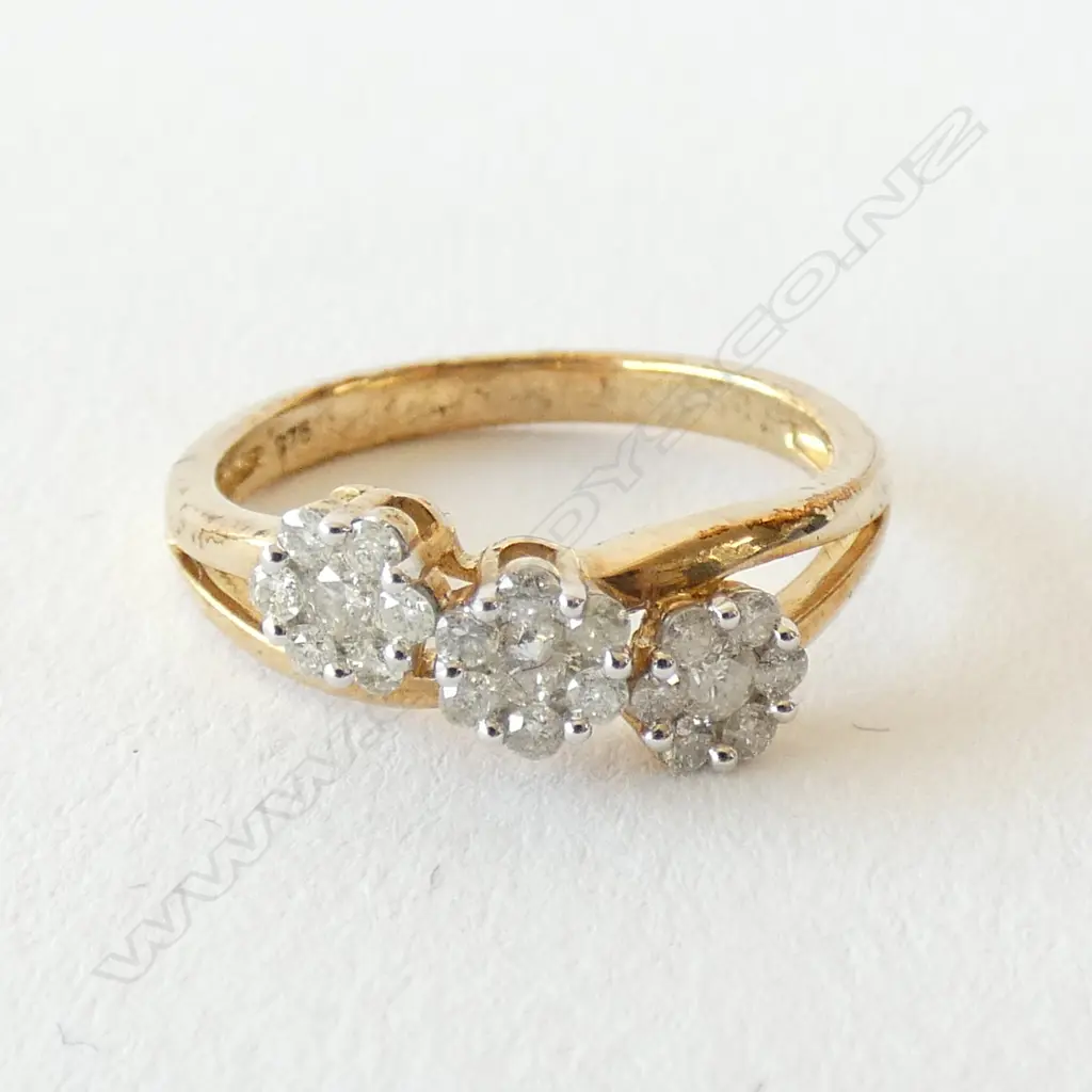9CT GOLD & .50CT DIAMOND TRIPLE CLUSTER RING, WITH VALUATION ($1500) Image 1++