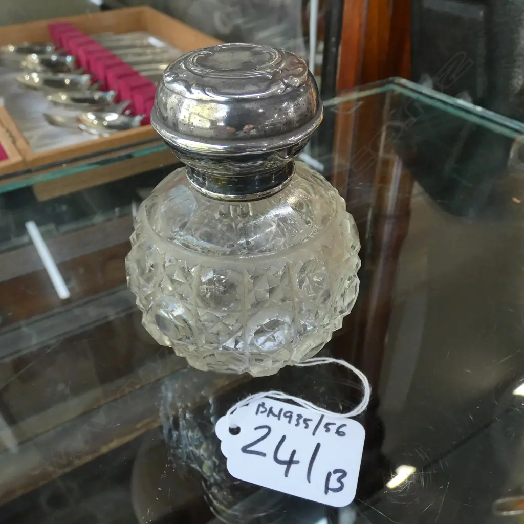EARLY 1900s SILVER TOP CRYSTAL PERFUME BOTTLE (GLASS STOPPER ABSENT) Image 1++