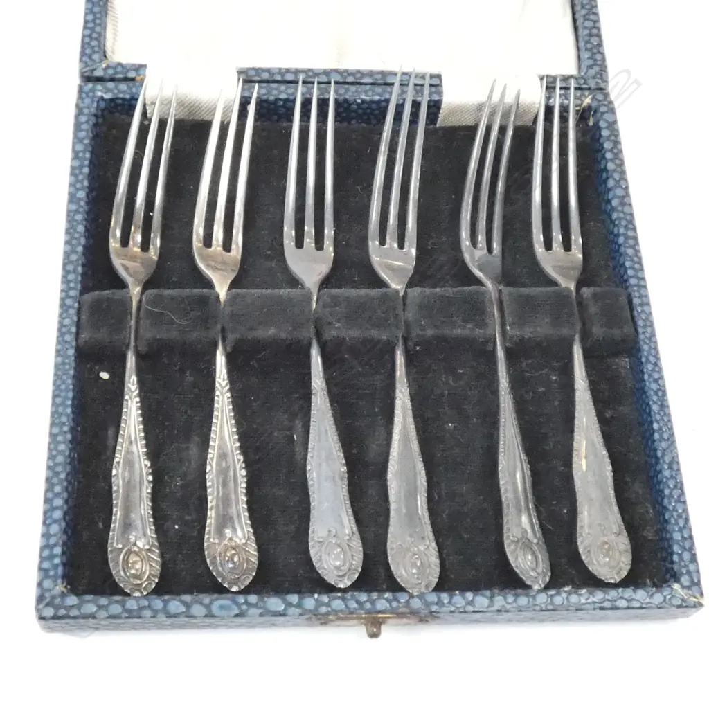 CASED SET OF S/SILVER PICKLE FORKS, SHEFFIELD 1909, 69G Image 1++