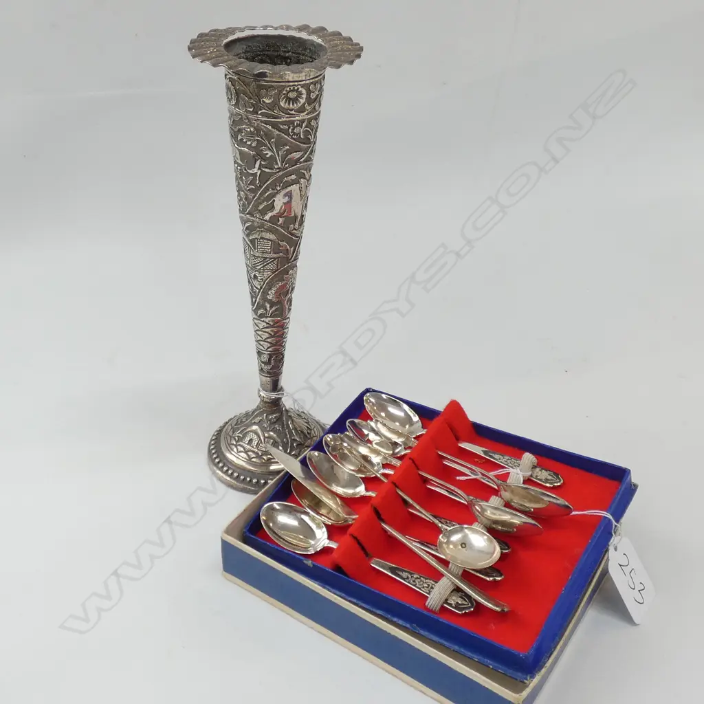 HEAVILY WEIGHTED INDIAN SILVER POSEY VASE, SET 6 THAI STG SPOONS + 4 OTHERS Image 1++