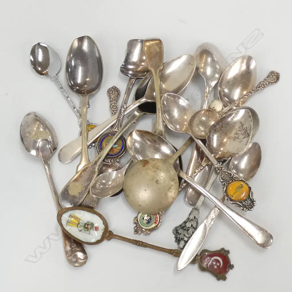 ASSORTED S/PLATE TEASPOONS Image 1++