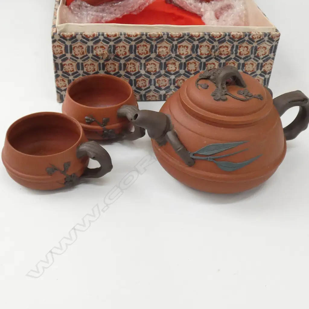 HANDMADE YIXING TEASET Image 1++