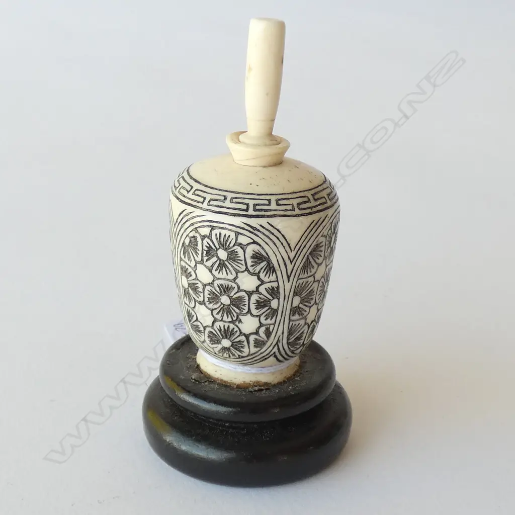 BONE SNUFF BOTTLE ON WOOD STAND Image 1++